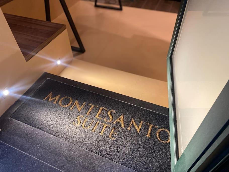 Montesantogroup Suite House Nel Centro Di Napoli エクステリア 写真